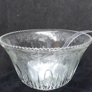 Indiana Glass Clear Punch Bowl Harvest Grapes Fruit Pattern Vintage USA